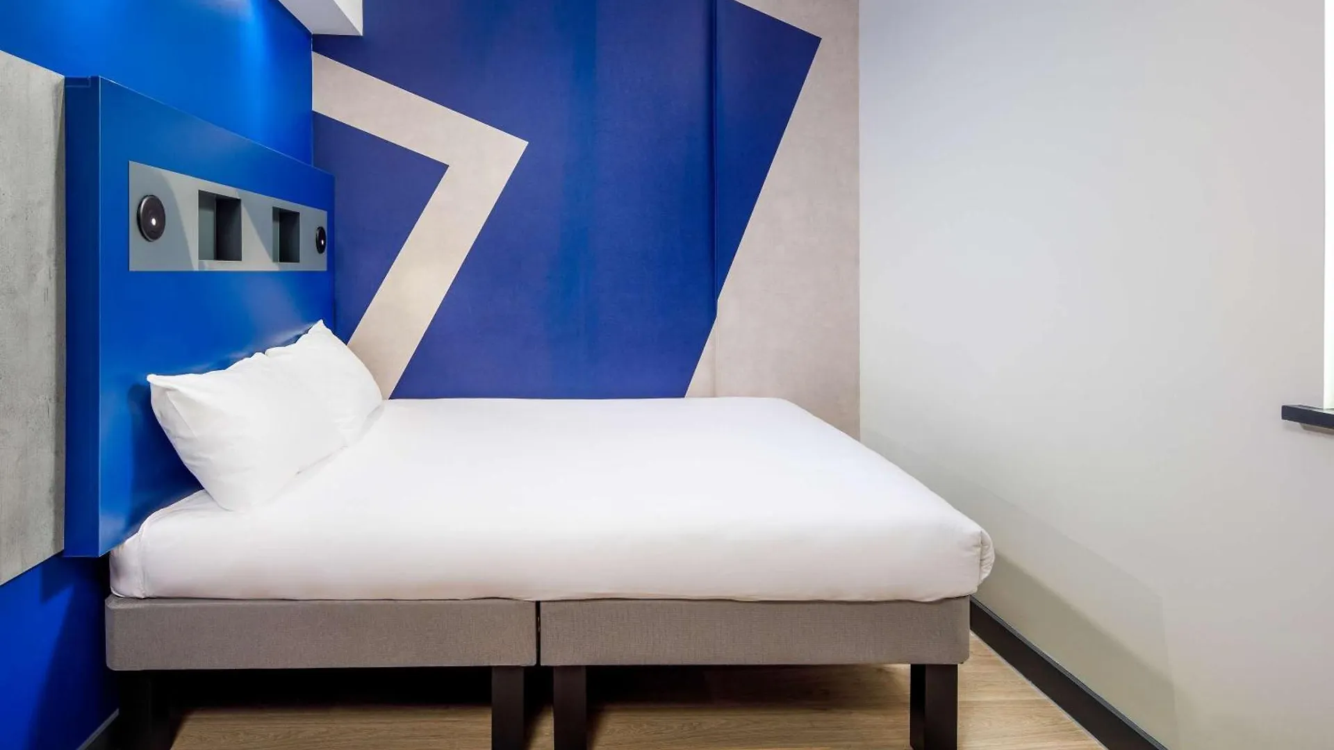 Ibis Budget Manchester Airport T2 Hale  Hotel